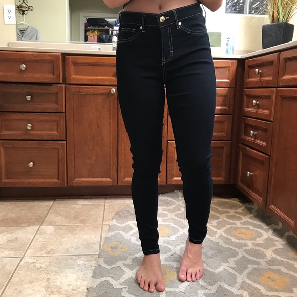 Jennifer Lopez Denim - Jennifer Lopez stretchy denim jeans .size 4